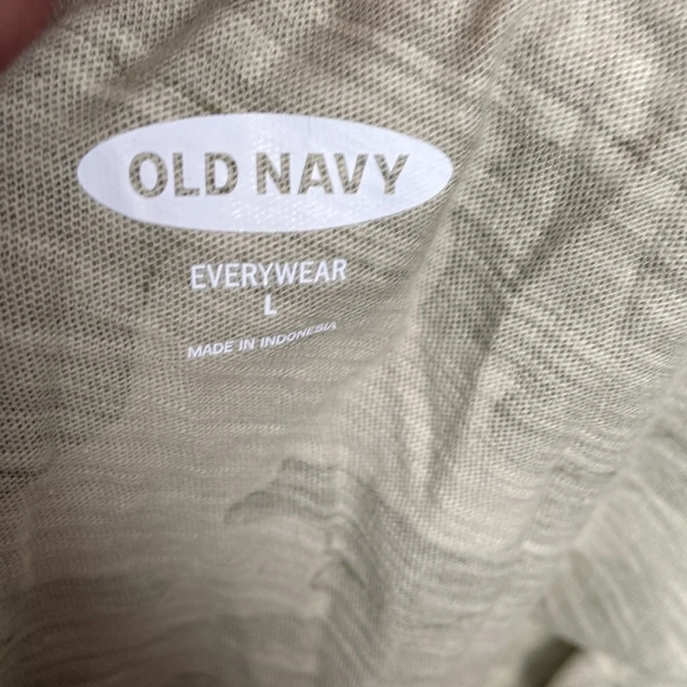 NWT Old Navy Everywear Camo Tank - Picture 2 of 5